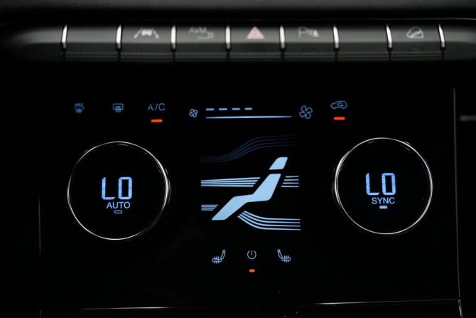 Exeed LX I Рестайлинг с пробегом 2022 года, цена 2 290 000 рублей, 32274 км, внедорожник, Автокод Объявления