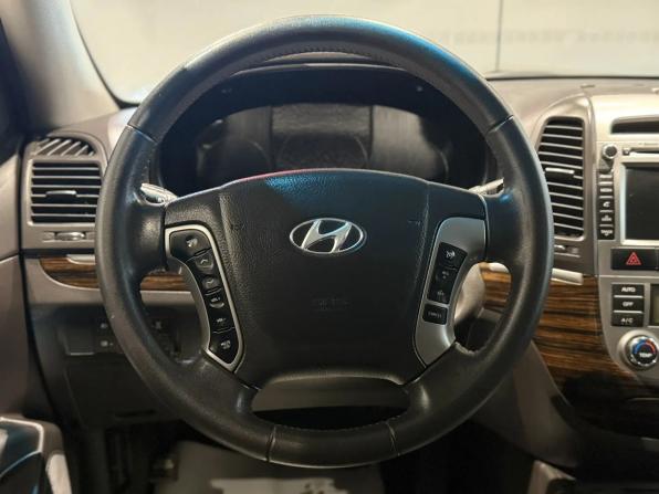 Hyundai Santa Fe II Рестайлинг с пробегом 2011 года, цена 1 420 000 рублей, 258280 км, внедорожник, Автокод Объявления