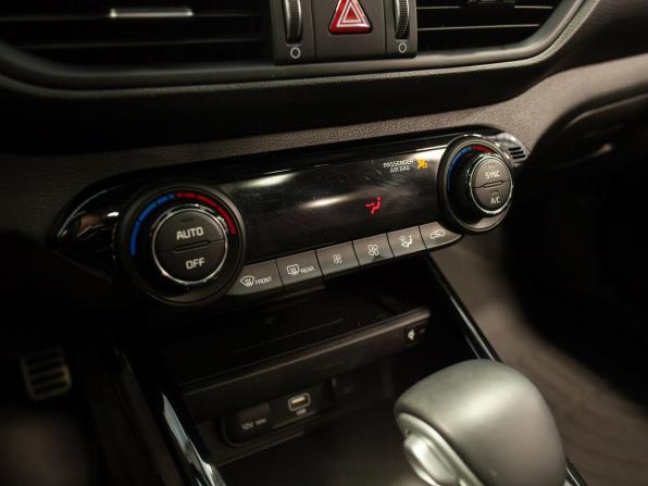 Kia K3 II Рестайлинг с пробегом 2021 года, цена 2 879 000 рублей, 72687 км, хэтчбек, Автокод Объявления