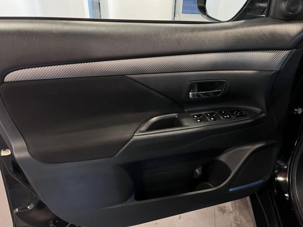 Mitsubishi Outlander III Рестайлинг 2 с пробегом 2017 года, цена 2 100 000 рублей, 153390 км, внедорожник, Автокод Объявления