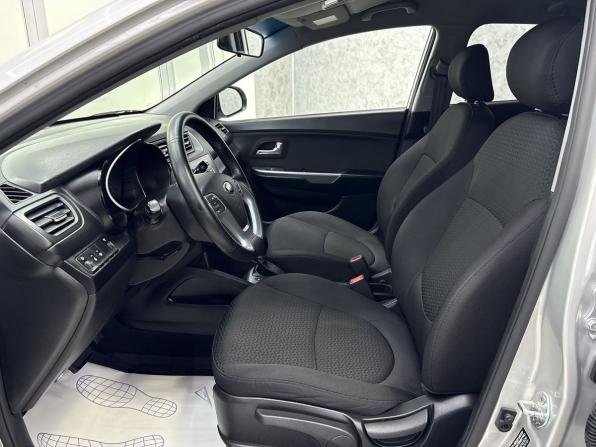 Kia Rio III Рестайлинг с пробегом 2016 года, цена 1 299 000 рублей, 127658 км, хэтчбек, Автокод Объявления