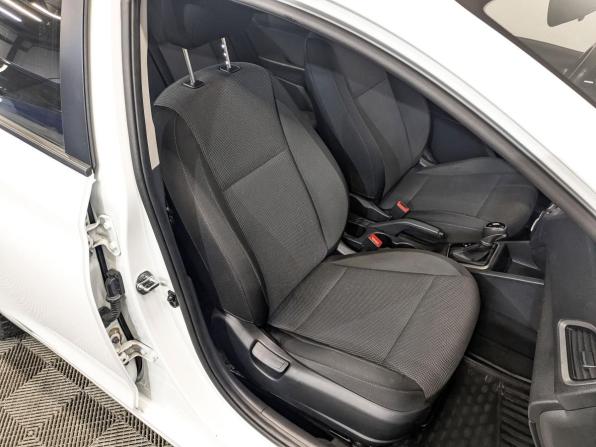 Hyundai Solaris II с пробегом 2018 года, цена 1 235 000 рублей, 108646 км, седан, Автокод Объявления