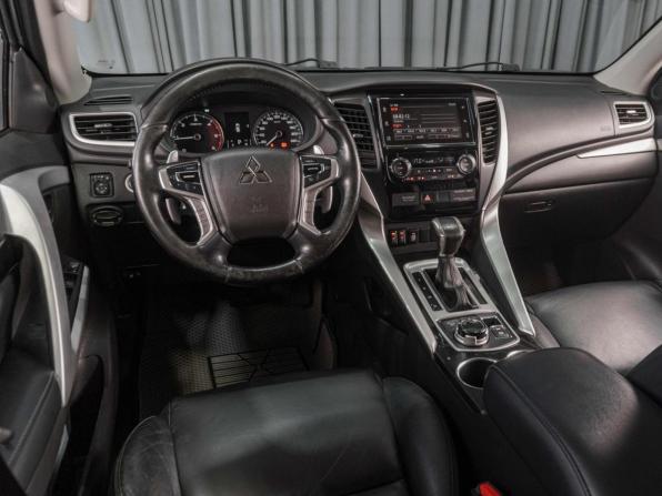 Mitsubishi Pajero Sport III с пробегом 2017 года, цена 2 327 030 рублей, 238928 км, внедорожник, Автокод Объявления