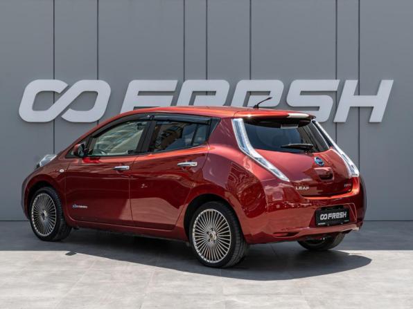 Nissan Leaf I (ZE0/AZE0) с пробегом 2011 года, цена 1 000 000 рублей, 136884 км, хэтчбек, Автокод Объявления