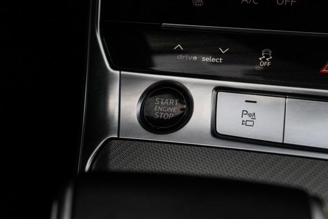Audi A6 V (C8) с пробегом 2021 года, цена 4 410 450 рублей, 108203 км, седан, Автокод Объявления