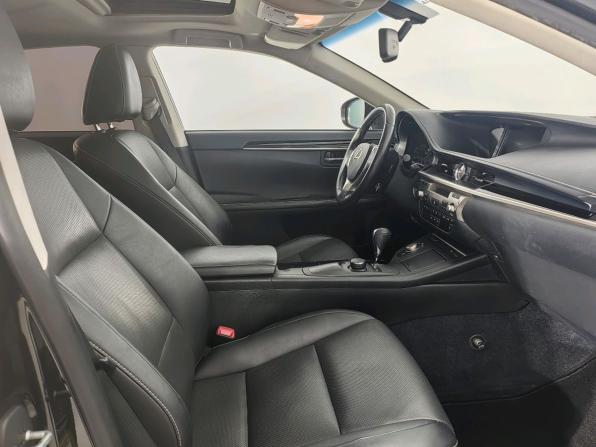 Lexus ES VI с пробегом 2015 года, цена 1 859 000 рублей, 137000 км, седан, Автокод Объявления