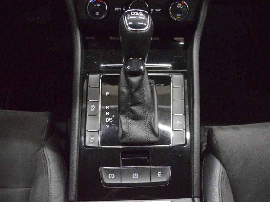 Skoda Superb III Санкт-Петербург  - изображение 19