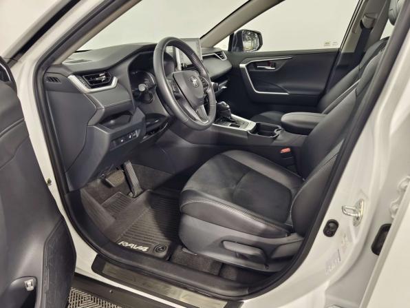 Toyota RAV4 V (XA50) с пробегом 2021 года, цена 2 999 000 рублей, 107000 км, внедорожник, Автокод Объявления