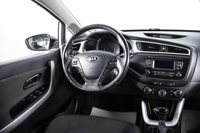 Kia Ceed II Рестайлинг с пробегом 2015 года, цена 1 549 000 рублей, 91800 км, хэтчбек, Автокод Объявления