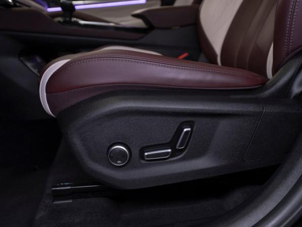 Geely Monjaro I с пробегом 2023 года, цена 3 390 000 рублей, 44842 км, внедорожник, Автокод Объявления