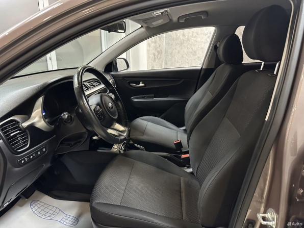 Kia Rio IV Рестайлинг с пробегом 2021 года, цена 1 635 000 рублей, 98939 км, седан, Автокод Объявления