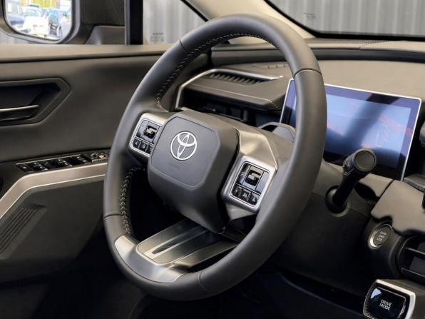 Toyota RAV4 V (XA50) с пробегом 2025 года, цена 3 877 000 рублей, 15000 км, внедорожник, Автокод Объявления