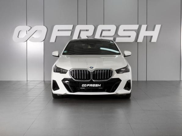 BMW 5 серии VIII (G60/G61/G68) с пробегом 2024 года, цена 7 599 000 рублей, 6078 км, седан, Автокод Объявления