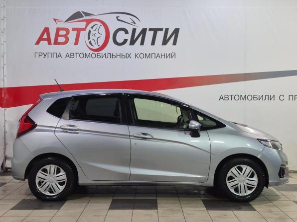 Honda Fit III Рестайлинг с пробегом 2019 года, цена 1 239 000 рублей, 88900 км, хэтчбек, Автокод Объявления