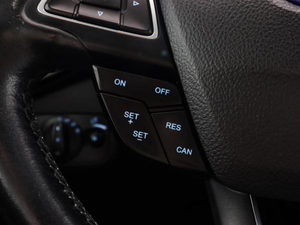Ford Kuga II Рестайлинг с пробегом 2016 года, цена 1 260 000 рублей, 217600 км, внедорожник, Автокод Объявления