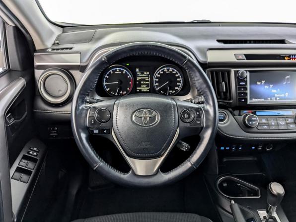 Toyota RAV4 IV (XA40) Рестайлинг с пробегом 2018 года, цена 2 350 000 рублей, 97521 км, внедорожник, Автокод Объявления