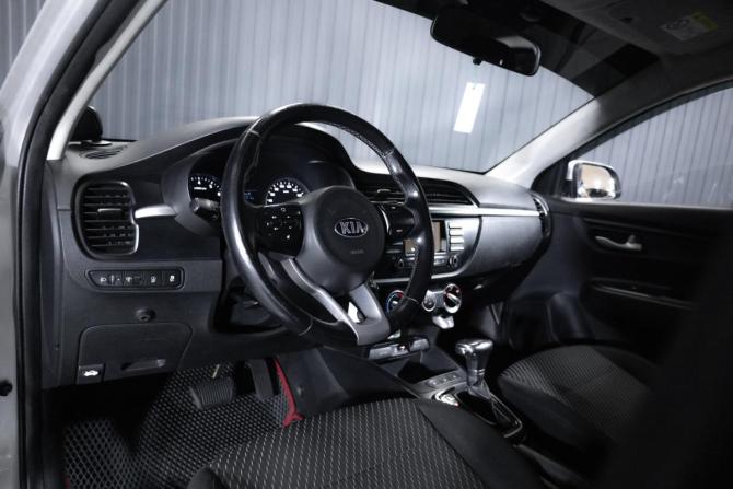 Kia Rio IV с пробегом 2017 года, цена 1 099 000 рублей, 214500 км, седан, Автокод Объявления