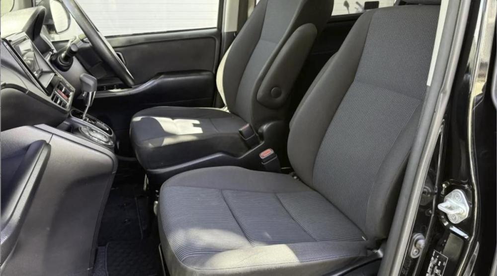 Toyota Voxy III (R80) Рестайлинг Ставрополь  - изображение 19