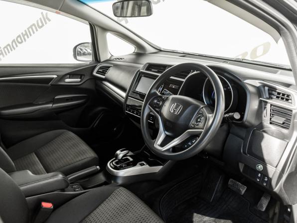 Honda Fit III Рестайлинг с пробегом 2018 года, цена 1 220 000 рублей, 132528 км, хэтчбек, Автокод Объявления