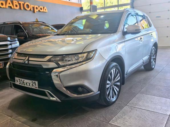 Mitsubishi Outlander III Рестайлинг 3 с пробегом 2020 года, цена 2 590 000 рублей, 128326 км, внедорожник, Автокод Объявления