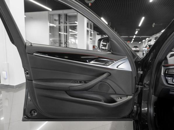 BMW 5 серии VII (G30/G31/G38) с пробегом 2018 года, цена 2 740 000 рублей, 159557 км, седан, Автокод Объявления