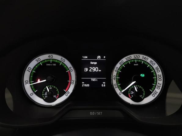 Skoda Octavia III (A7) Рестайлинг с пробегом 2022 года, цена 2 165 000 рублей, 22001 км, лифтбек, Автокод Объявления
