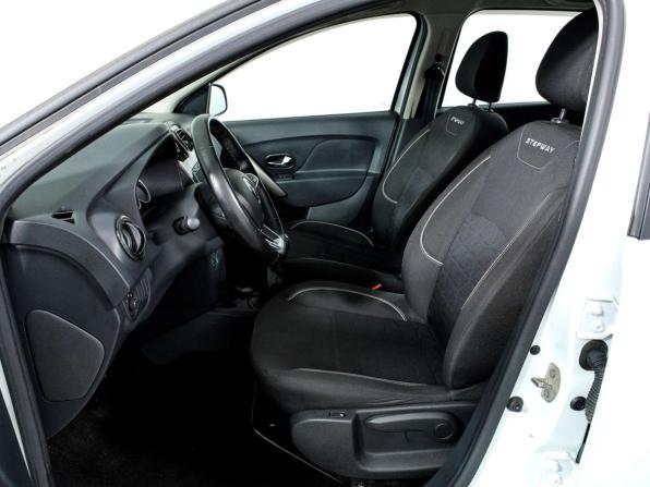 Renault Sandero II Рестайлинг с пробегом 2018 года, цена 1 048 000 рублей, 135454 км, хэтчбек, Автокод Объявления