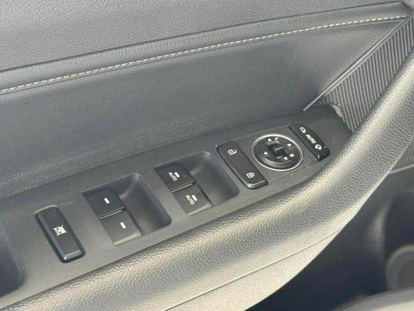 Hyundai Sonata VII (LF) Рестайлинг с пробегом 2018 года, цена 1 500 000 рублей, 228000 км, седан, Автокод Объявления