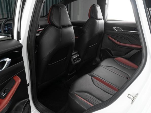 Geely Coolray I Рестайлинг с пробегом 2023 года, цена 2 149 000 рублей, 37024 км, внедорожник, Автокод Объявления