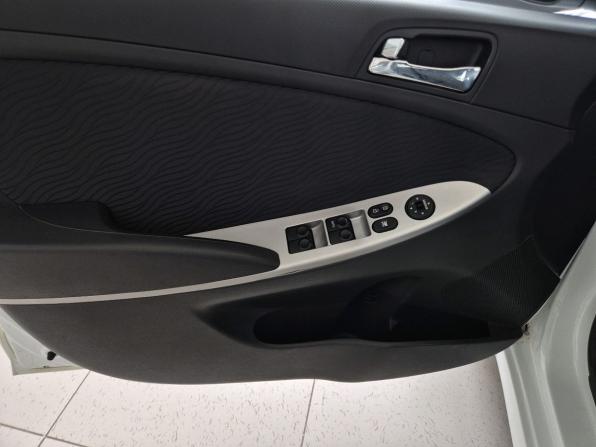 Hyundai Solaris I с пробегом 2012 года, цена 969 000 рублей, 79304 км, седан, Автокод Объявления