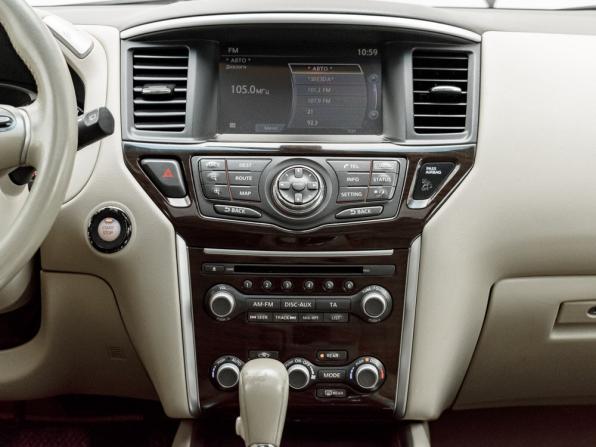 Nissan Pathfinder IV с пробегом 2014 года, цена 1 740 000 рублей, 210522 км, внедорожник, Автокод Объявления