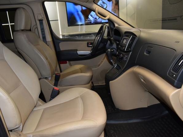 Hyundai H-1 II Рестайлинг 2 с пробегом 2019 года, цена 3 150 000 рублей, 114688 км, минивэн, Автокод Объявления