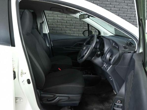 Toyota Vitz III (XP130) Рестайлинг с пробегом 2019 года, цена 1 200 000 рублей, 98004 км, хэтчбек, Автокод Объявления