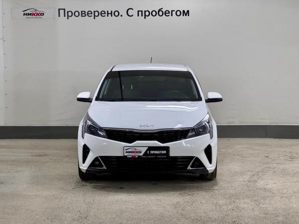 Kia Rio IV Рестайлинг с пробегом 2022 года, цена 1 679 000 рублей, 136000 км, седан, Автокод Объявления