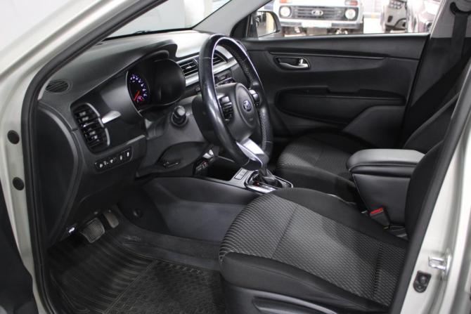 Kia Rio IV с пробегом 2018 года, цена 1 399 000 рублей, 76470 км, седан, Автокод Объявления