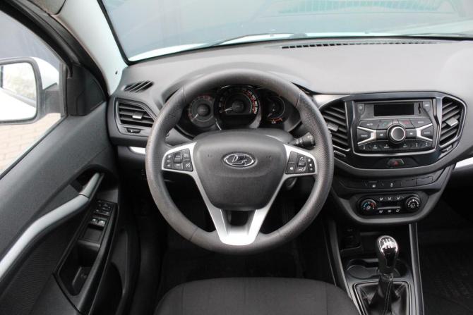 Lada (ВАЗ) Vesta I с пробегом 2018 года, цена 875 000 рублей, 93756 км, седан, Автокод Объявления
