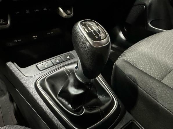Kia Rio IV Рестайлинг с пробегом 2021 года, цена 1 550 000 рублей, 59865 км, хэтчбек, Автокод Объявления
