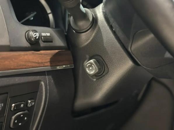 Toyota Land Cruiser 200 Series Рестайлинг 2 с пробегом 2015 года, цена 4 699 000 рублей, 220000 км, внедорожник, Автокод Объявления