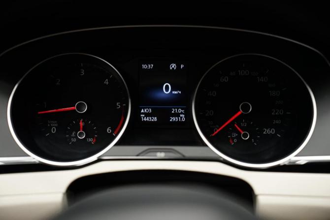 Volkswagen Passat B8 с пробегом 2019 года, цена 2 590 000 рублей, 144000 км, седан, Автокод Объявления