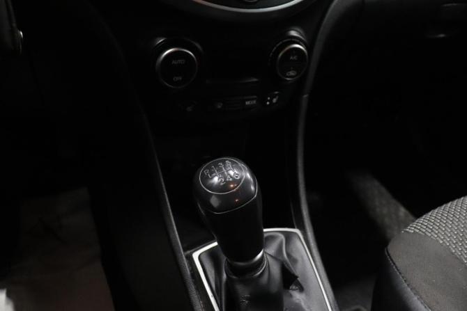 Hyundai Solaris I Рестайлинг с пробегом 2016 года, цена 1 000 000 рублей, 143009 км, седан, Автокод Объявления