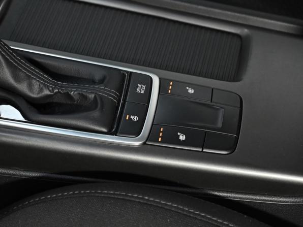 Kia Optima IV Рестайлинг с пробегом 2019 года, цена 1 049 000 рублей, 72898 км, седан, Автокод Объявления