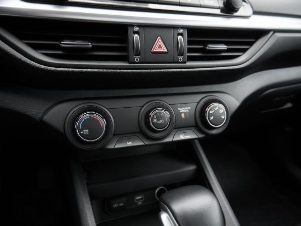 Kia Cerato IV Рестайлинг с пробегом 2021 года, цена 2 080 100 рублей, 34119 км, седан, Автокод Объявления