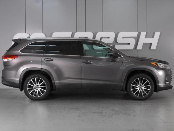Toyota Highlander III (XU50) Рестайлинг с пробегом 2018 года, цена 3 779 000 рублей, 177517 км, внедорожник, Автокод Объявления