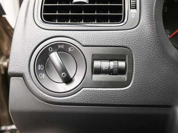 Volkswagen Polo V Рестайлинг с пробегом 2016 года, цена 1 259 900 рублей, 109934 км, седан, Автокод Объявления