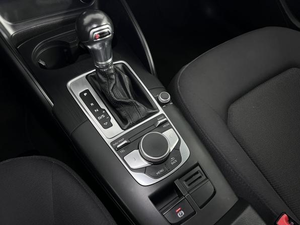 Audi A3 III (8V) Рестайлинг с пробегом 2018 года, цена 1 840 000 рублей, 148579 км, хэтчбек, Автокод Объявления