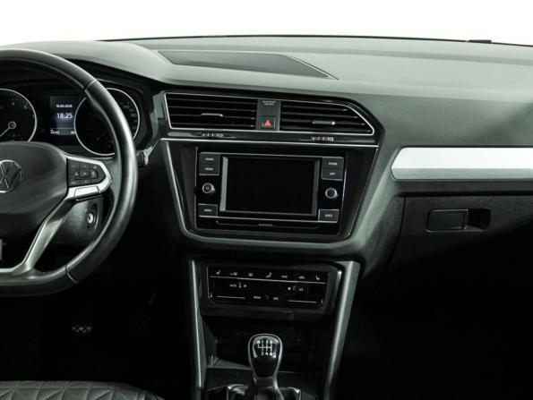 Volkswagen Tiguan II Рестайлинг с пробегом 2022 года, цена 2 499 700 рублей, 45590 км, внедорожник, Автокод Объявления