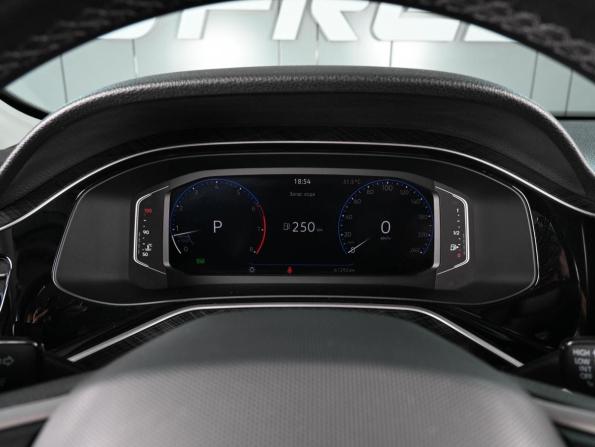 Volkswagen Polo VI с пробегом 2021 года, цена 1 629 000 рублей, 61292 км, лифтбек, Автокод Объявления