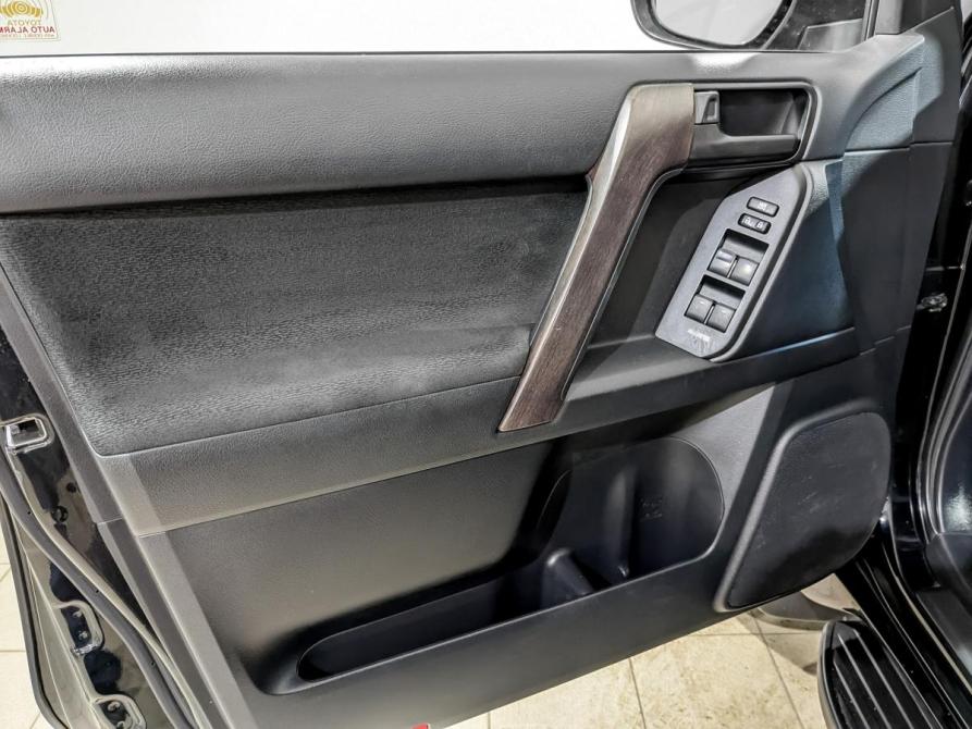 Toyota Land Cruiser Prado 150 Series Рестайлинг 2 Москва  - изображение 19
