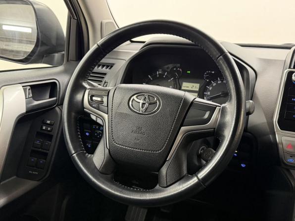 Toyota Land Cruiser Prado 150 Series Рестайлинг 2 с пробегом 2018 года, цена 3 650 000 рублей, 166233 км, внедорожник, Автокод Объявления