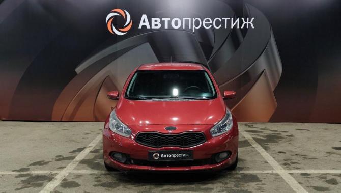 Kia Ceed II с пробегом 2013 года, цена 899 000 рублей, 160600 км, хэтчбек, Автокод Объявления